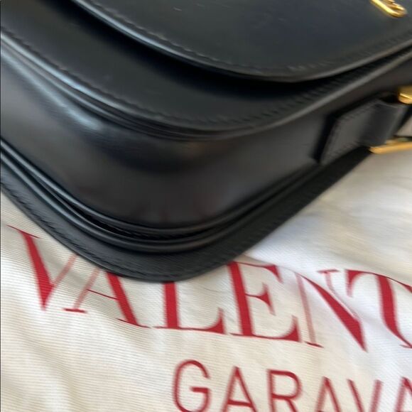 Valentino Garavani Black Leather Saddle Bag - Picture 14 of 16